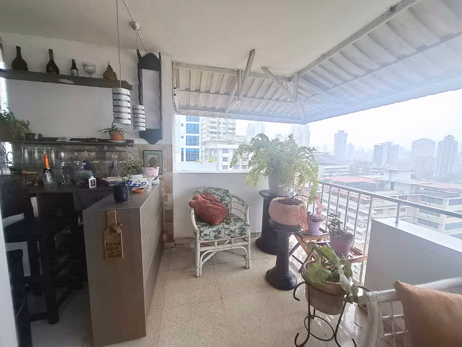 Venta de Apartamento en El Cangrejo, PH Esmeralda, 202m2