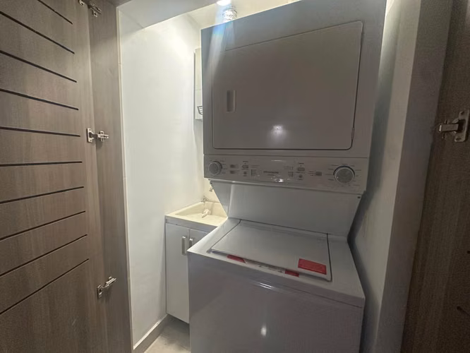 SE VENDE 43GV BELLA VISTA AVE. BALBOA LINEA BLANCA