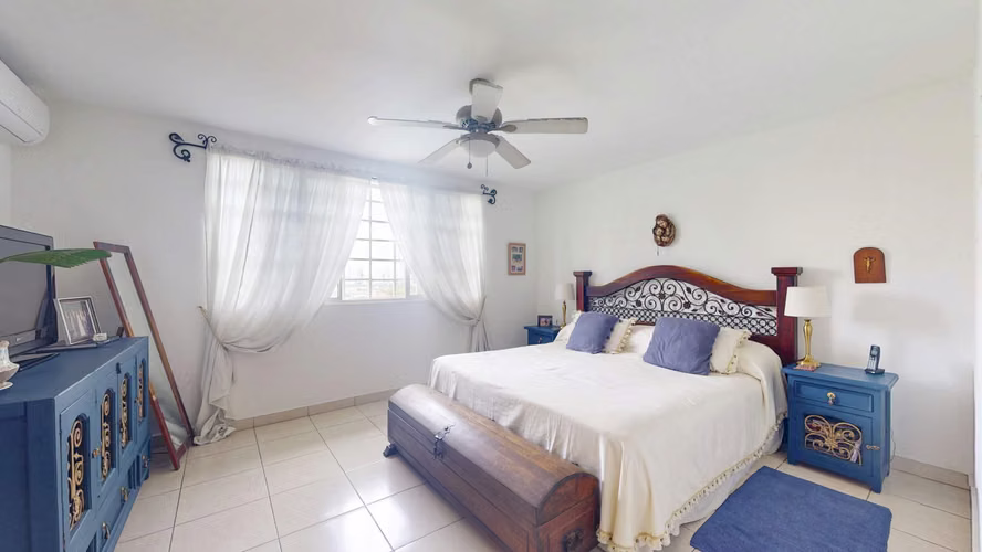 Venta de hermosa casa con piscina en Mirador Hills – Villa Lucre