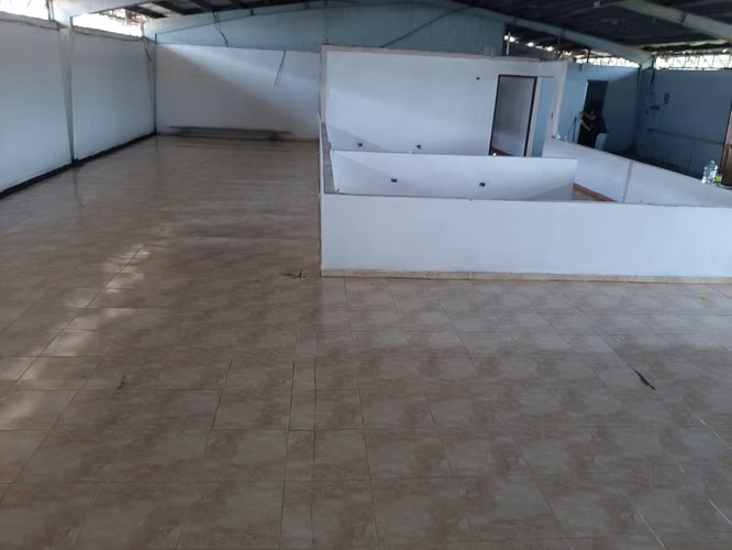 Venta Galera Rio Abajo 2 Niveles Superficie 1664 m2