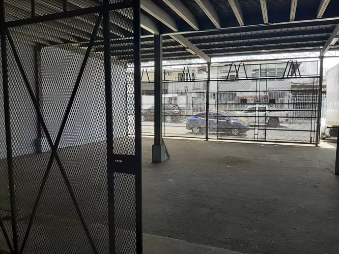 Venta Galera Rio Abajo 2 Niveles Superficie 1664 m2