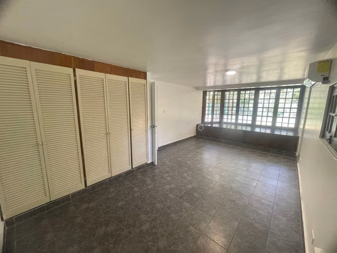 Remate de Casa en Residencial cerrado Las Cumbres # 2144 cvd - Imagen 14
