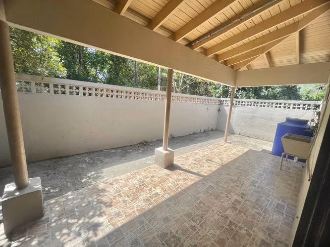 Remate de Casa en Residencial cerrado Las Cumbres # 2144 cvd - Imagen 16