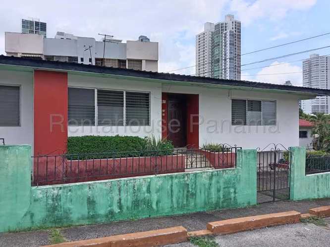Vendo Casa con Excelente Ubicación en San Francisco 26-2591GG