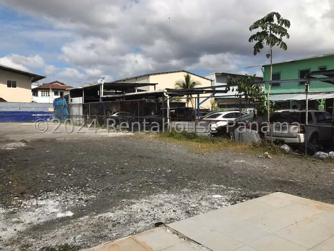 Vendo Terreno a Precio de Oportunidad en Parque Lefevre 25-5830GG
