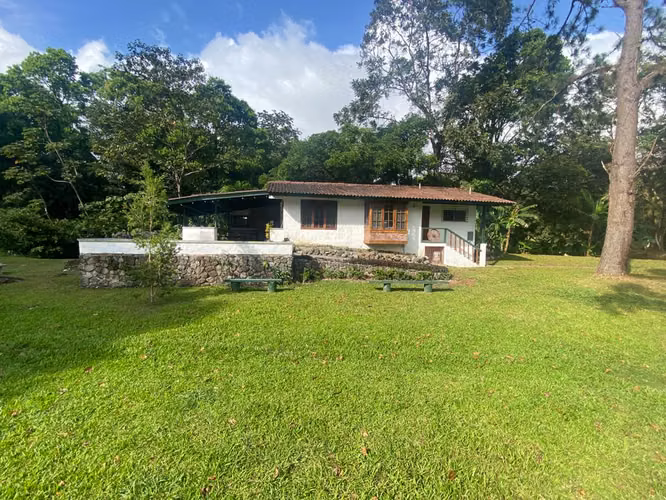 El Valle de Antón Casa con Terreno de 2.5 Hectáreas Venta