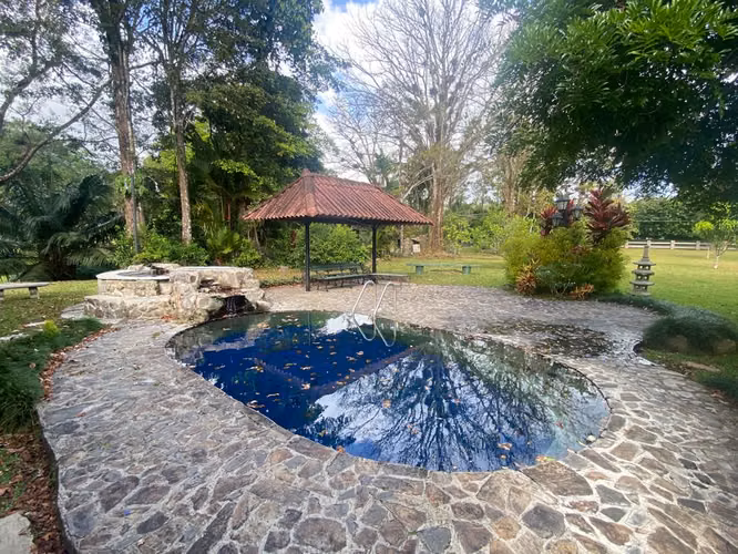 El Valle de Antón Casa con Terreno de 2.5 Hectáreas Venta