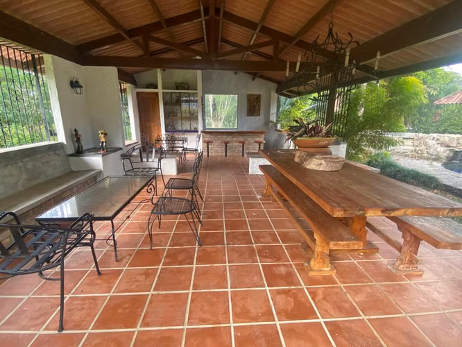 El Valle de Antón Casa con Terreno de 2.5 Hectáreas Venta