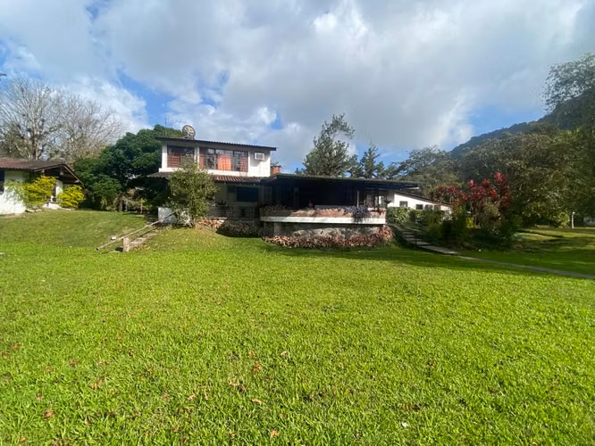 El Valle de Antón Casa con Terreno de 2.5 Hectáreas Venta