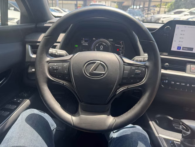 LEXUS UX250H 2023