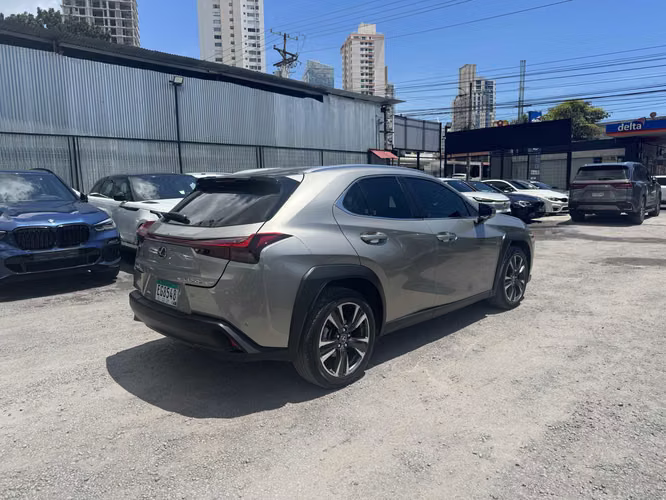 LEXUS UX250H 2023