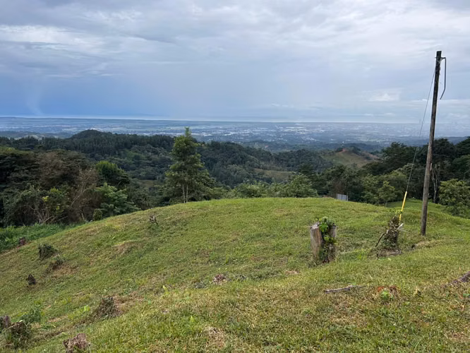 Venta de Terreno en Las Vistas de Cerro Azul, 2,817m2
