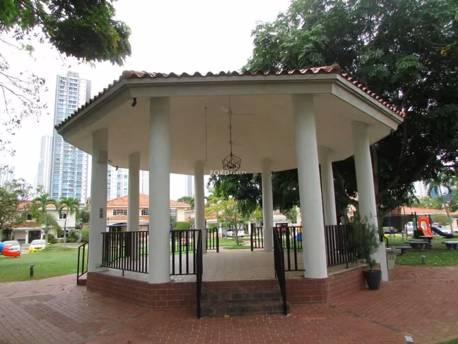 Venta Casa Residecial Costa Serena - Costa del Este RDA