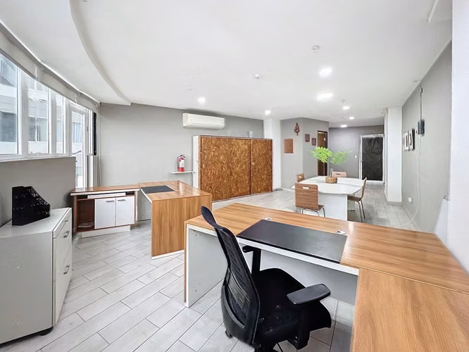 Venta de Oficina Bay View Amoblada