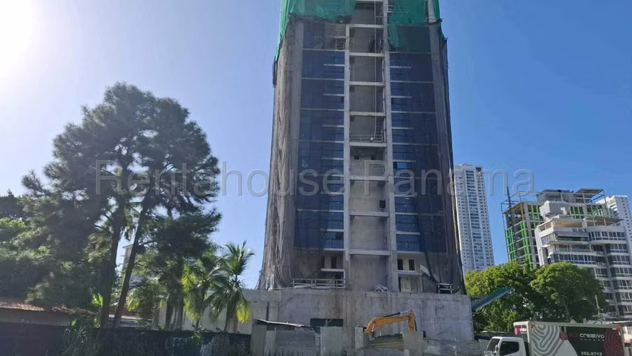 Vendo Apartamento Amoblado en PH Dovle Selva, Coco del Mar 26-407GG