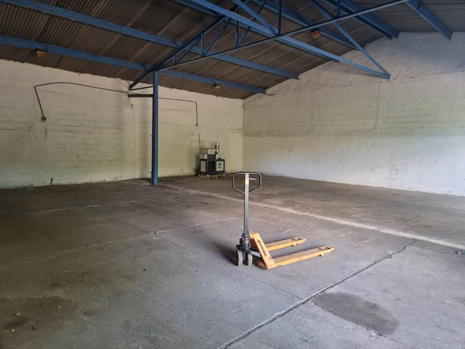 Venta de Galera en Curundú, Avenida Frangipani, 1,500m² de terreno