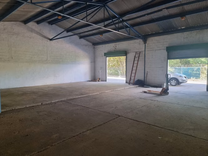 Venta de Galera en Curundú, Avenida Frangipani, 1,500m² de terreno