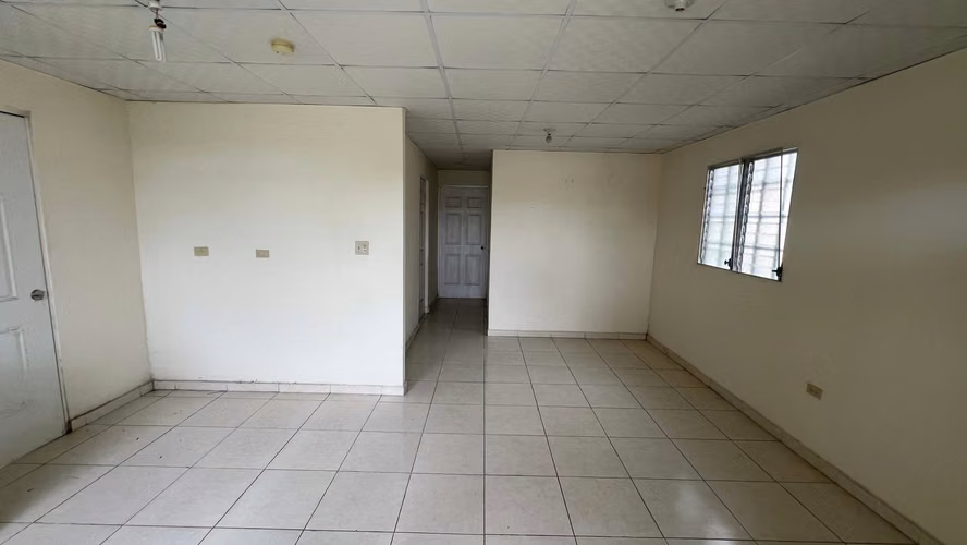 Banco vende Casa en Residencial Las Fuentes - Boquerón, Chiriquí