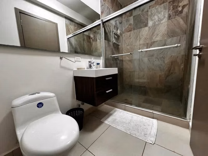 Venta de Apartamento en La Ensenada con Terraza Privada