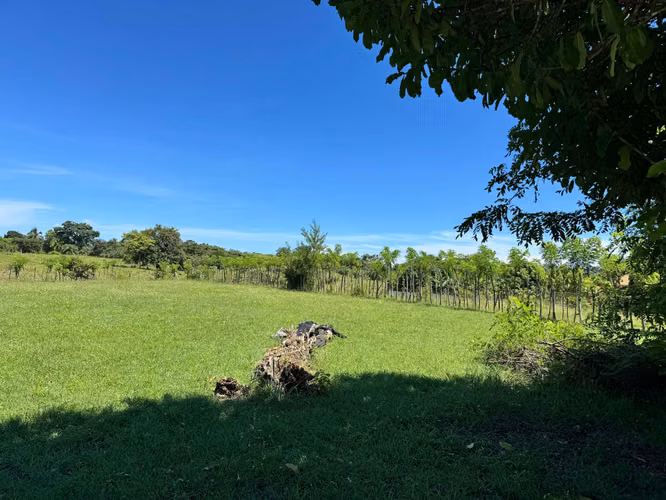 Lote de esquina del lado de la playa en San Carlos – 2,743 m²