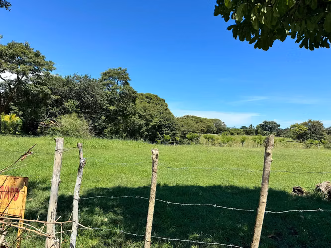 Lote de esquina del lado de la playa en San Carlos – 2,743 m²