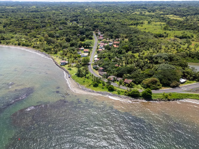 Lot titled sea front in Costa Baja Colon
