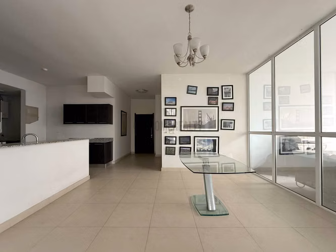 Apartamento en venta en San Francisco Panamá – 1 recámara con terraza y vistas urbanas