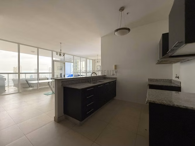 Apartamento en venta en San Francisco Panamá – 1 recámara con terraza y vistas urbanas