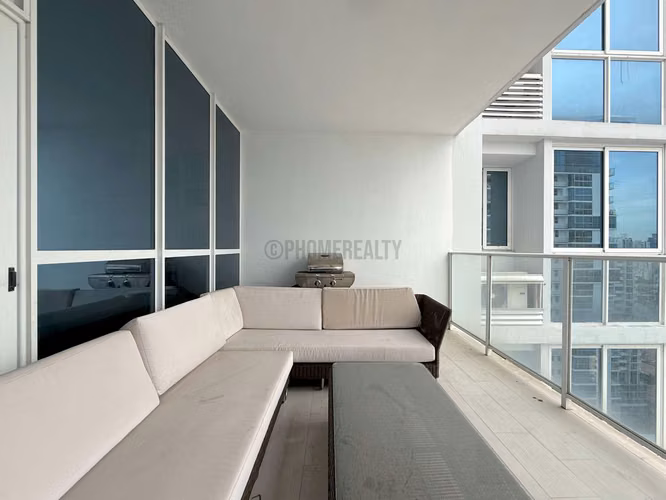 Apartamento en venta en San Francisco Panamá – 1 recámara con terraza y vistas urbanas
