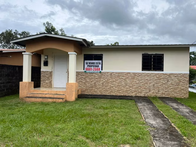 Banco Vende Casa en Los Valles de Algarrobos - Chiriquí