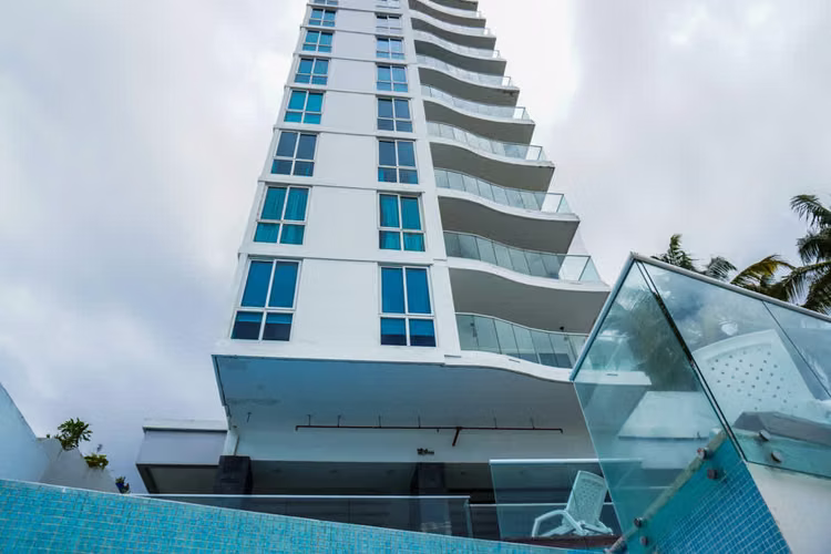 Apartamento de Dos Dormitorios en Venta en Playa Corona