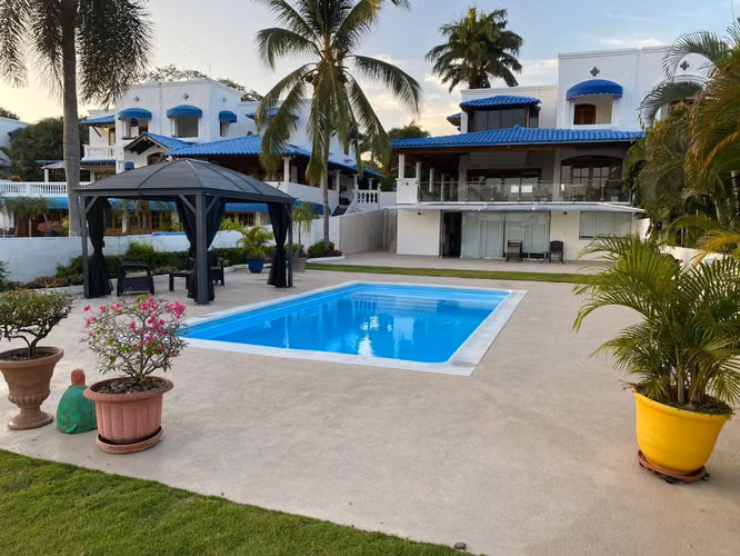 ALQUILER/VENTA DE VILLAS FRENTE AL MAR PLAYA BLANCA