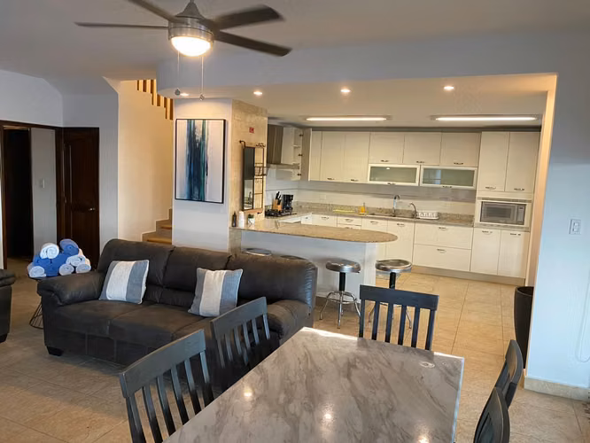 ALQUILER/VENTA DE VILLAS FRENTE AL MAR PLAYA BLANCA