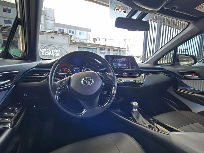 Toyotq C-HR 2019