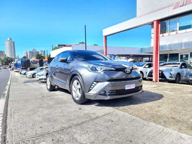 Toyotq C-HR 2019