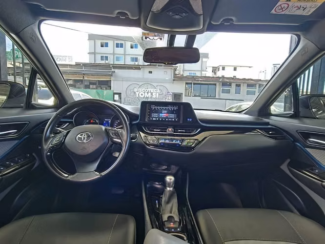 Toyotq C-HR 2019