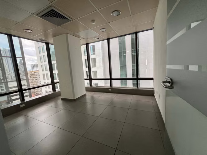 OFICINA EN ALQUILER PH VALLARINO ALQUILER OBARRIO 200m2 - Imagen 5