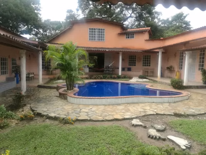 Venta de Casa 5 Habitaciones Las Lajas a minutos de Coronado