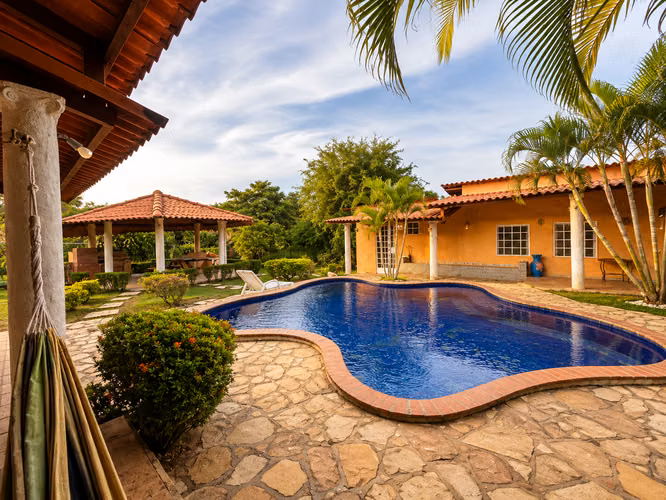 Venta de Casa 5 Habitaciones Las Lajas a minutos de Coronado