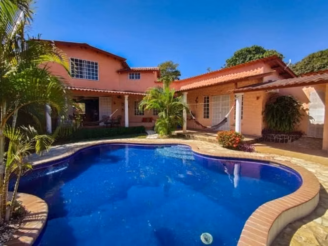 HOUSE FOR SALE 5 ROOMS LAJAS minutes from Coronado