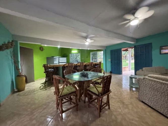 Venta de Casa 5 Habitaciones Las Lajas a minutos de Coronado