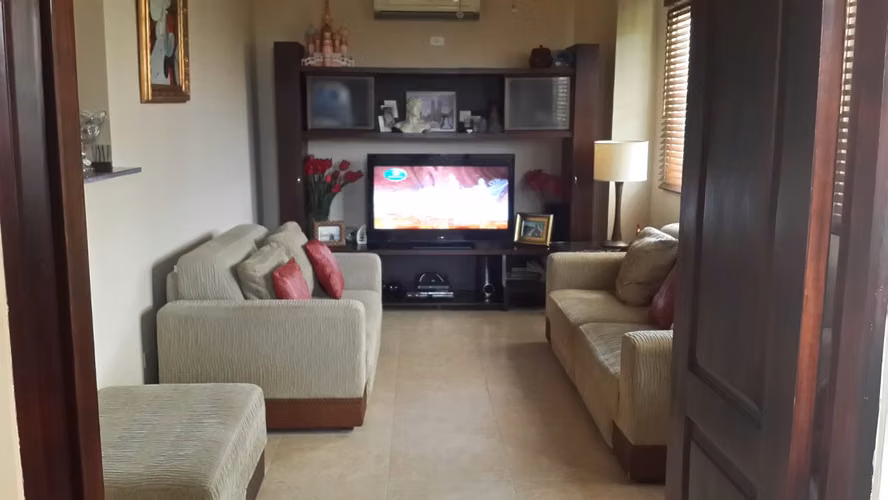 SE VENDE AMPLIA CASA EN VILLAS DEL GOLF, VILLA ALTA - Imagen 7