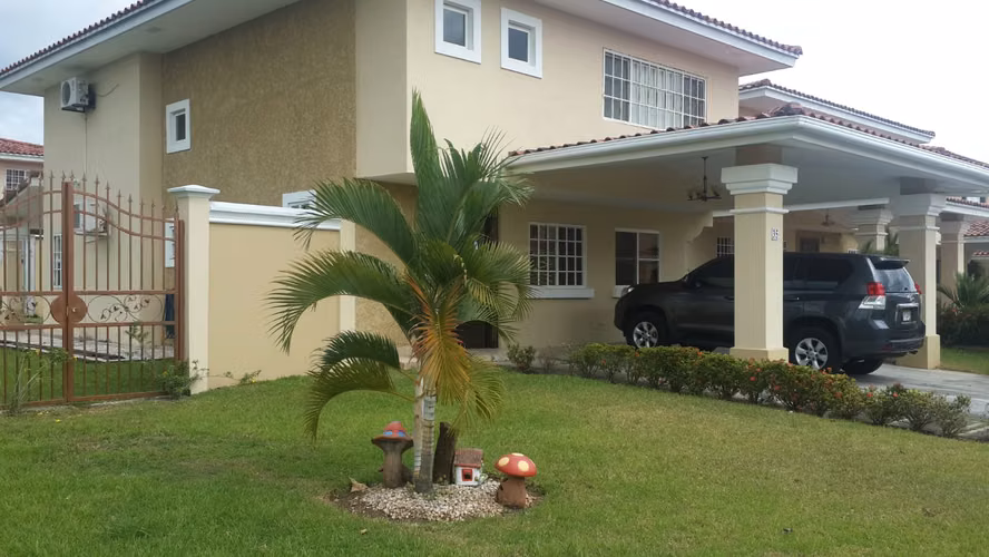 SE VENDE AMPLIA CASA EN VILLAS DEL GOLF, VILLA ALTA - Imagen 11