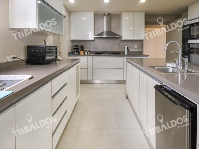 VENTA DE APARTAMENTO FRENTE AL MAR | REMODELADO | 4 PARKINGS | COCO DEL MAR