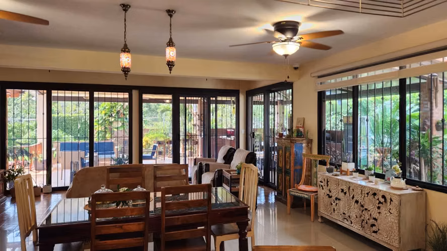 Venta de Casa con Piscina en Penonomé