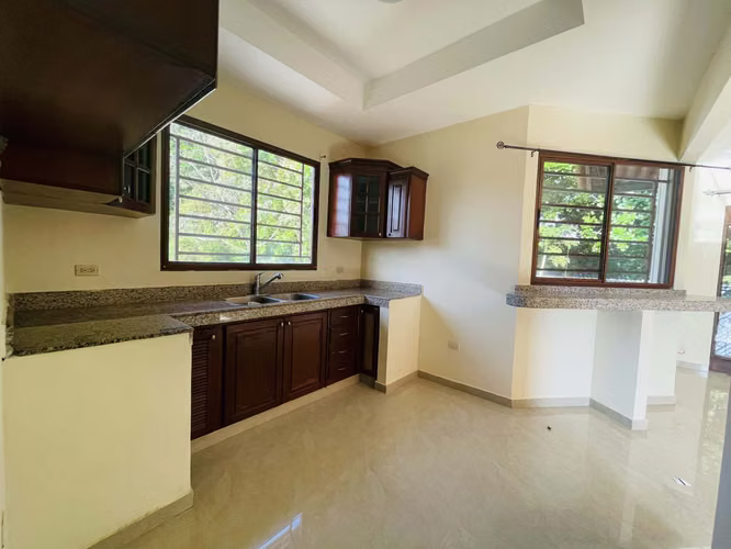 Venta o Alquiler de Casa en La Rosaleda Penonomé