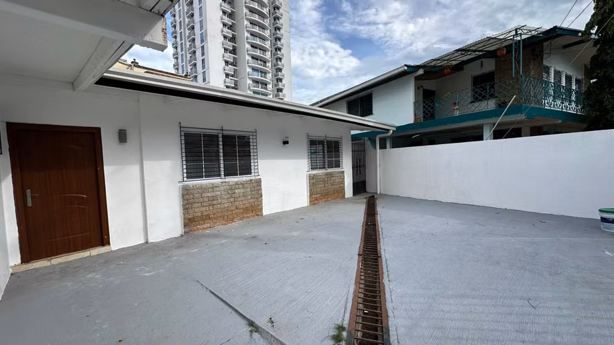 Venta de amplia casa en hato pintado