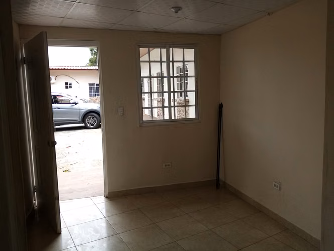 LA CHORRERA  ALQUILA APARTAMENTO DE 2 RECAMARAS, CERCA A LA ESCUELA LEOPOLDO CASTILLO