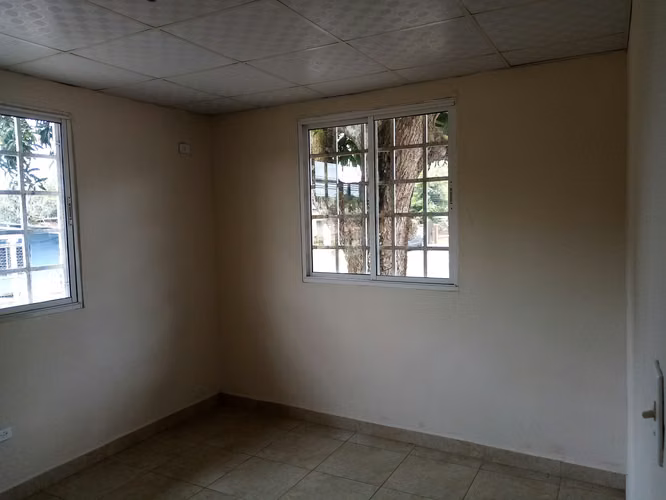 LA CHORRERA  ALQUILA APARTAMENTO DE 2 RECAMARAS, CERCA A LA ESCUELA LEOPOLDO CASTILLO