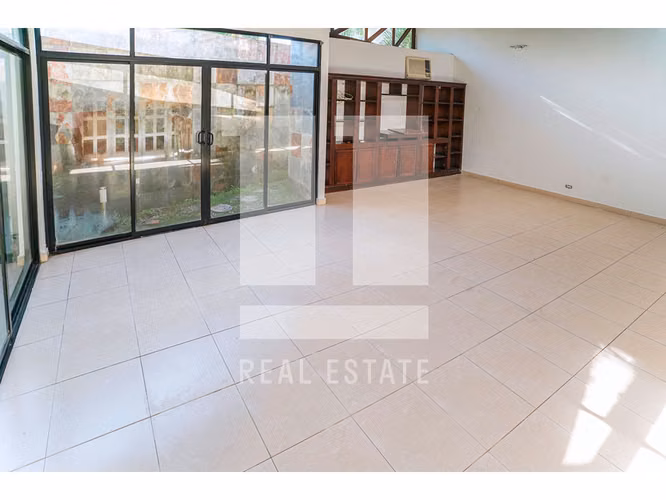 Se Vende Casa Duplex en Altos del Golf - Imagen 4